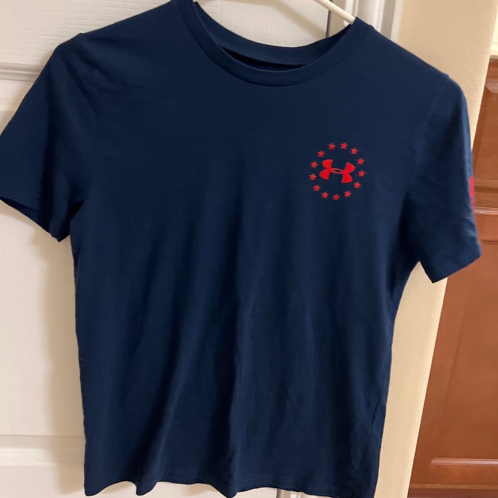 Boys Under Armour Navy T-shirt, large